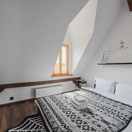 דירה Rynek Jezycki Roof Loft