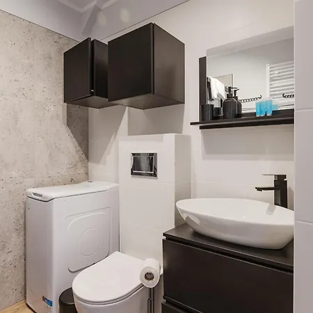 Rynek Jezycki Roof Loft شقة