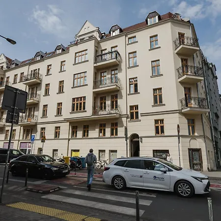 Апартаменти Rynek Jezycki Roof Loft